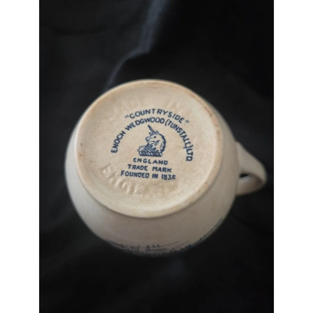 Enoch WEDGWOOD Creamer COUNTRYSIDE Blue & White made in ENGLAND